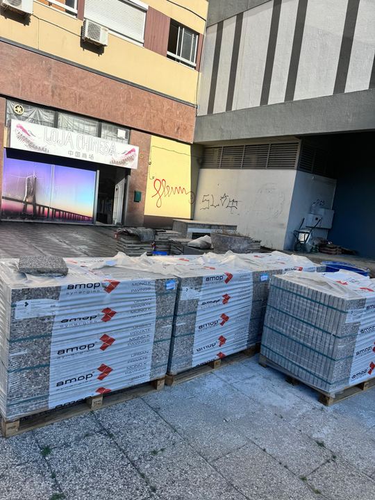 Calçada Centro Comercial Portela